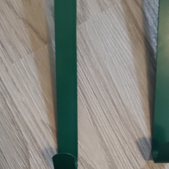 Green Metal Wreath Hanger - Picture 10 of 10